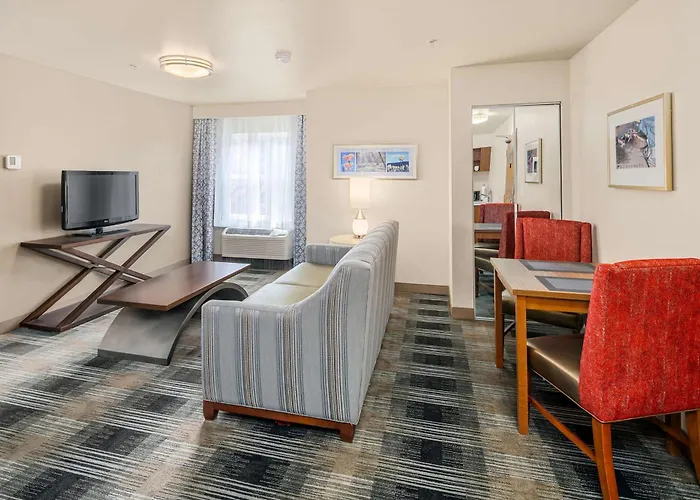 Executive Residency By Best Western Navigator Inn & Suites