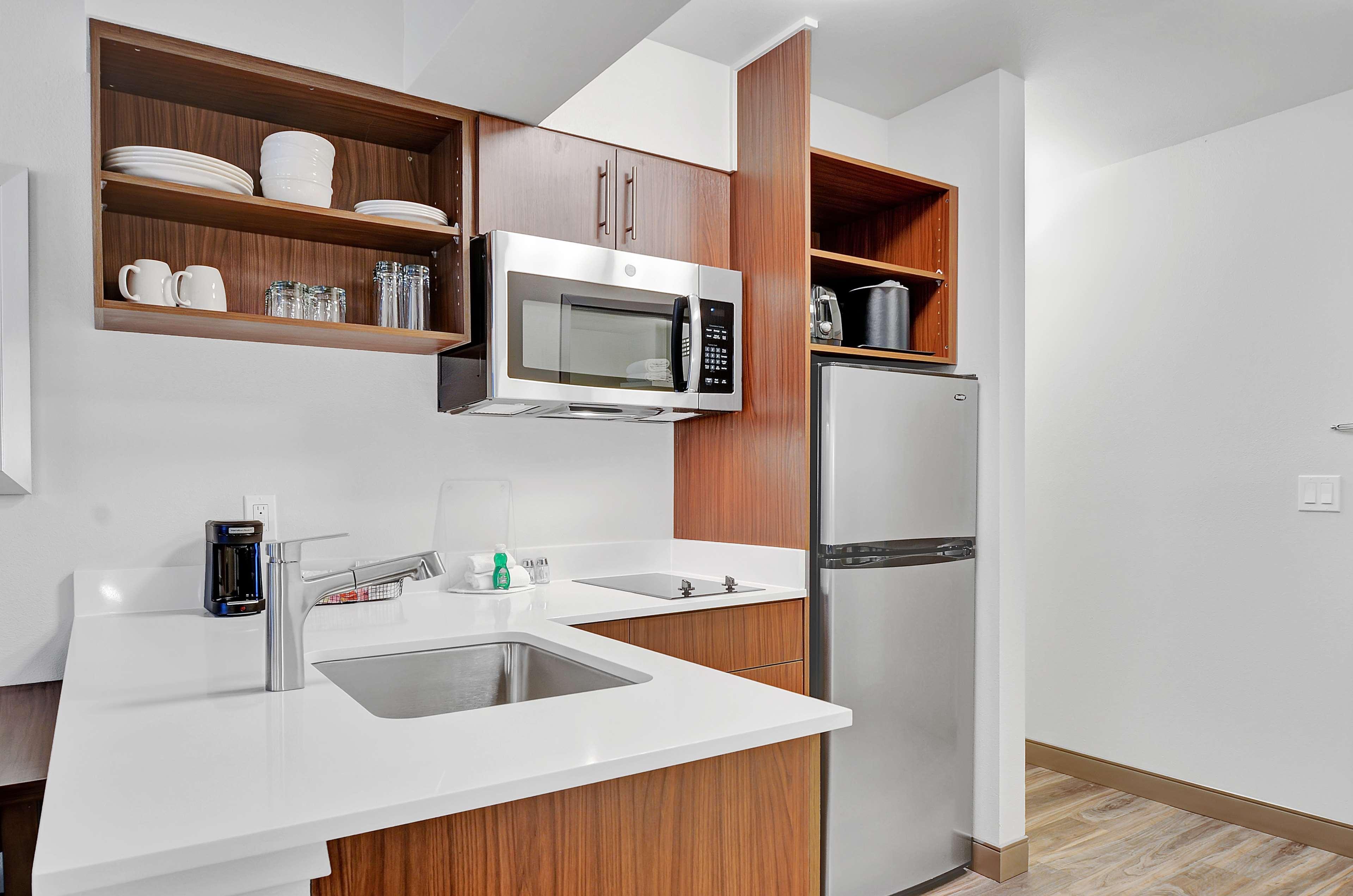 Executive Residency By Western Navigator & 3*