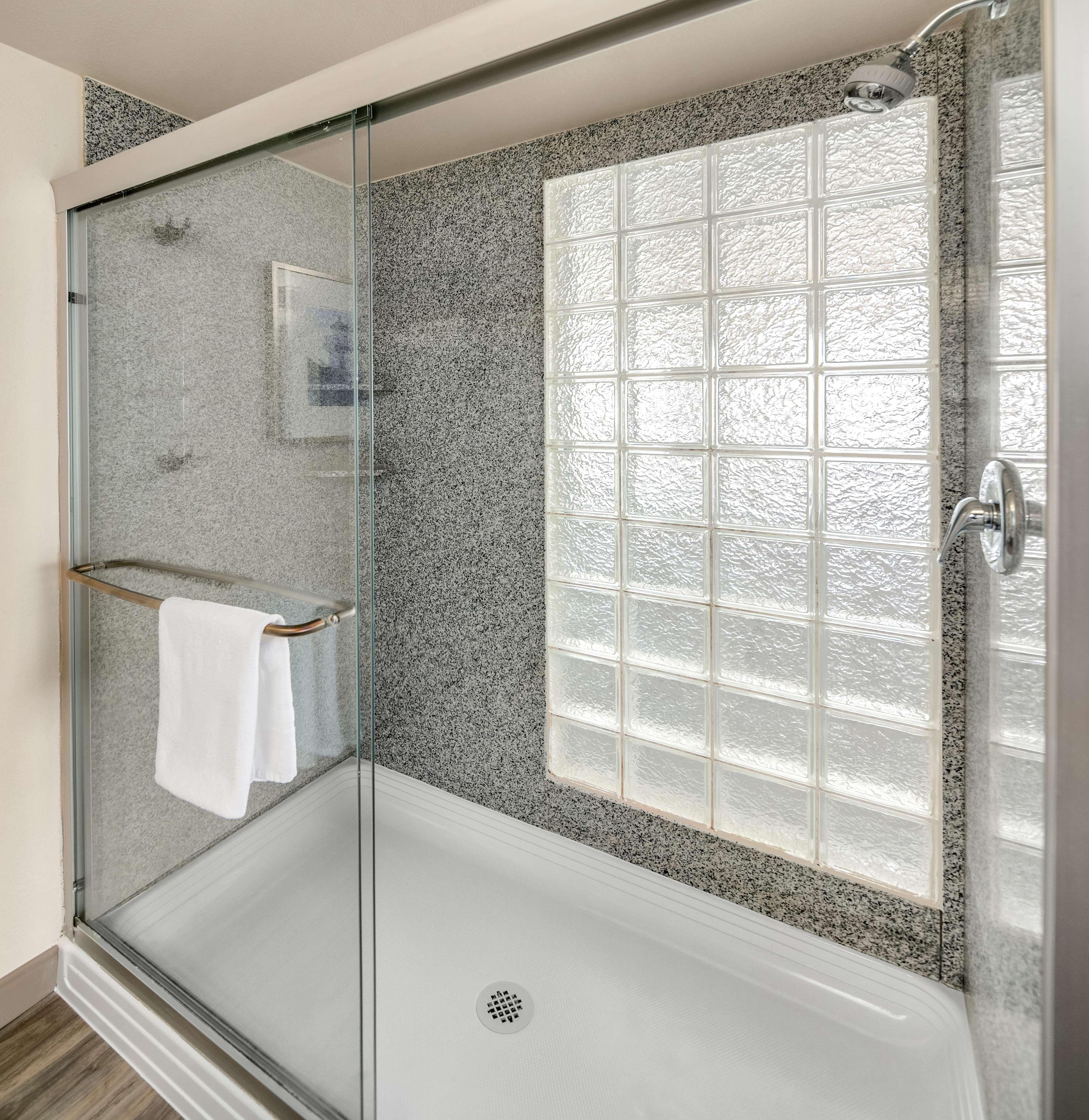 Executive Residency By Western Navigator & 3*