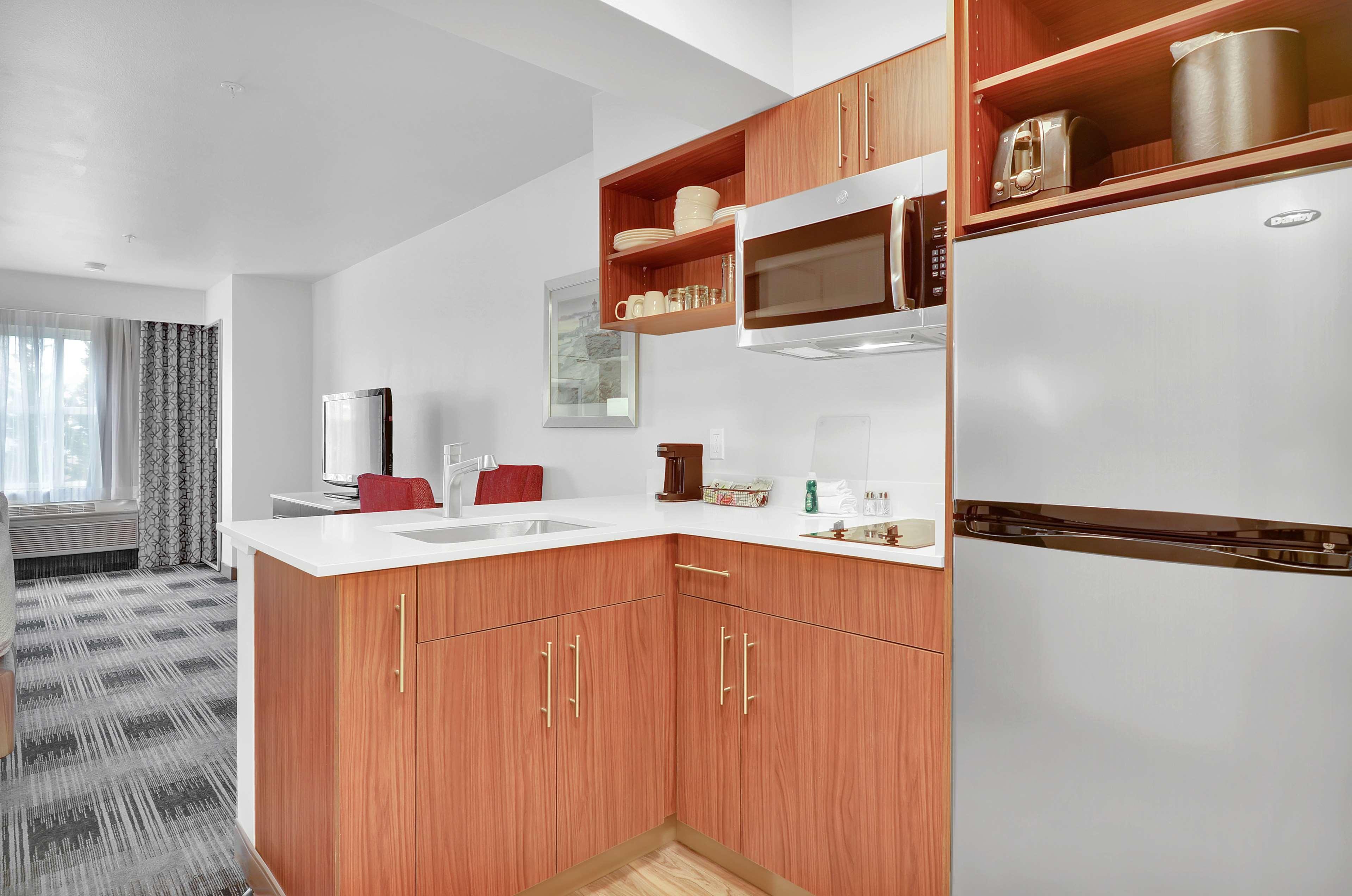 Executive Residency By Western Navigator & Hotel