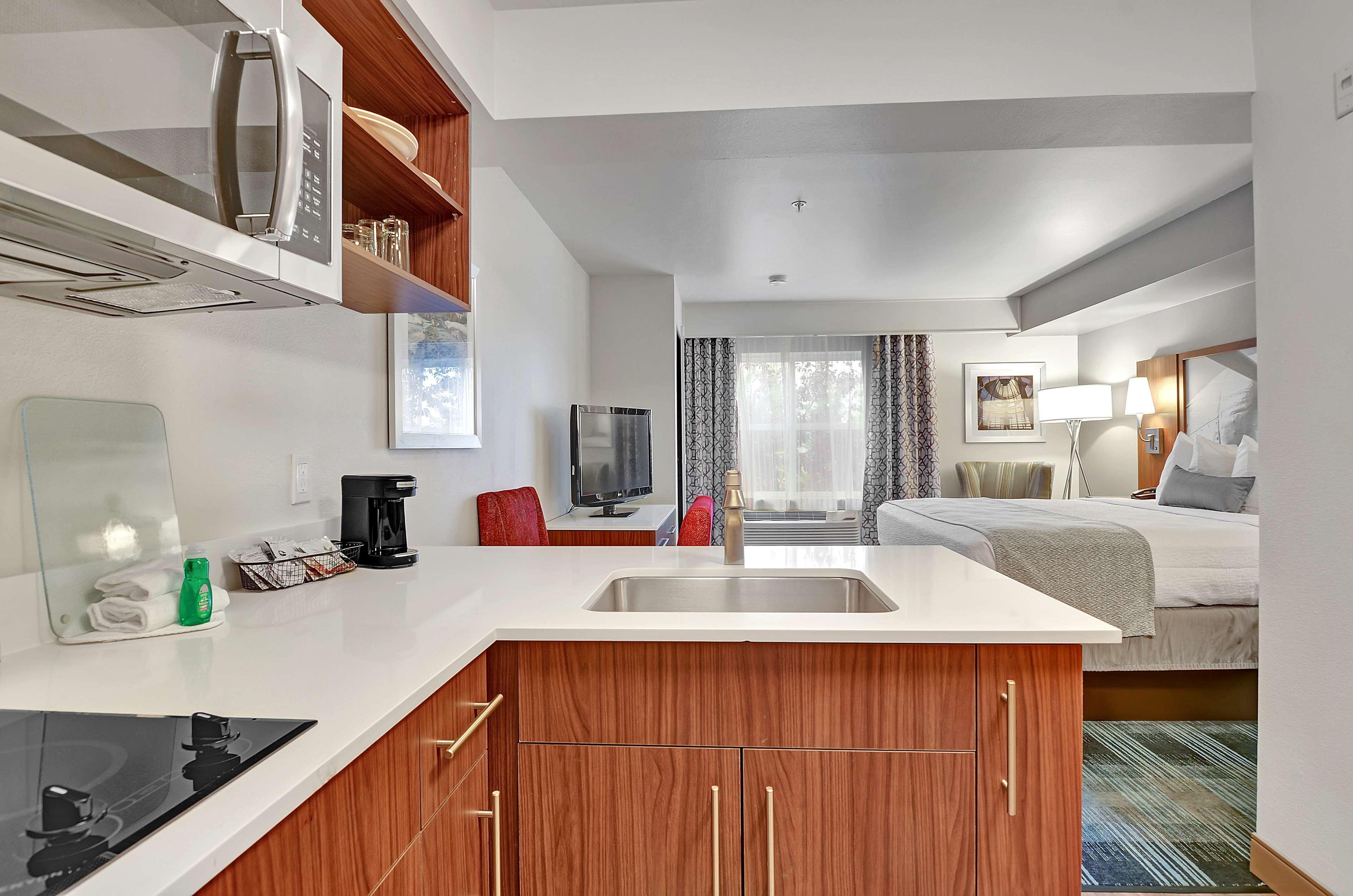 Executive Residency By Western Navigator &