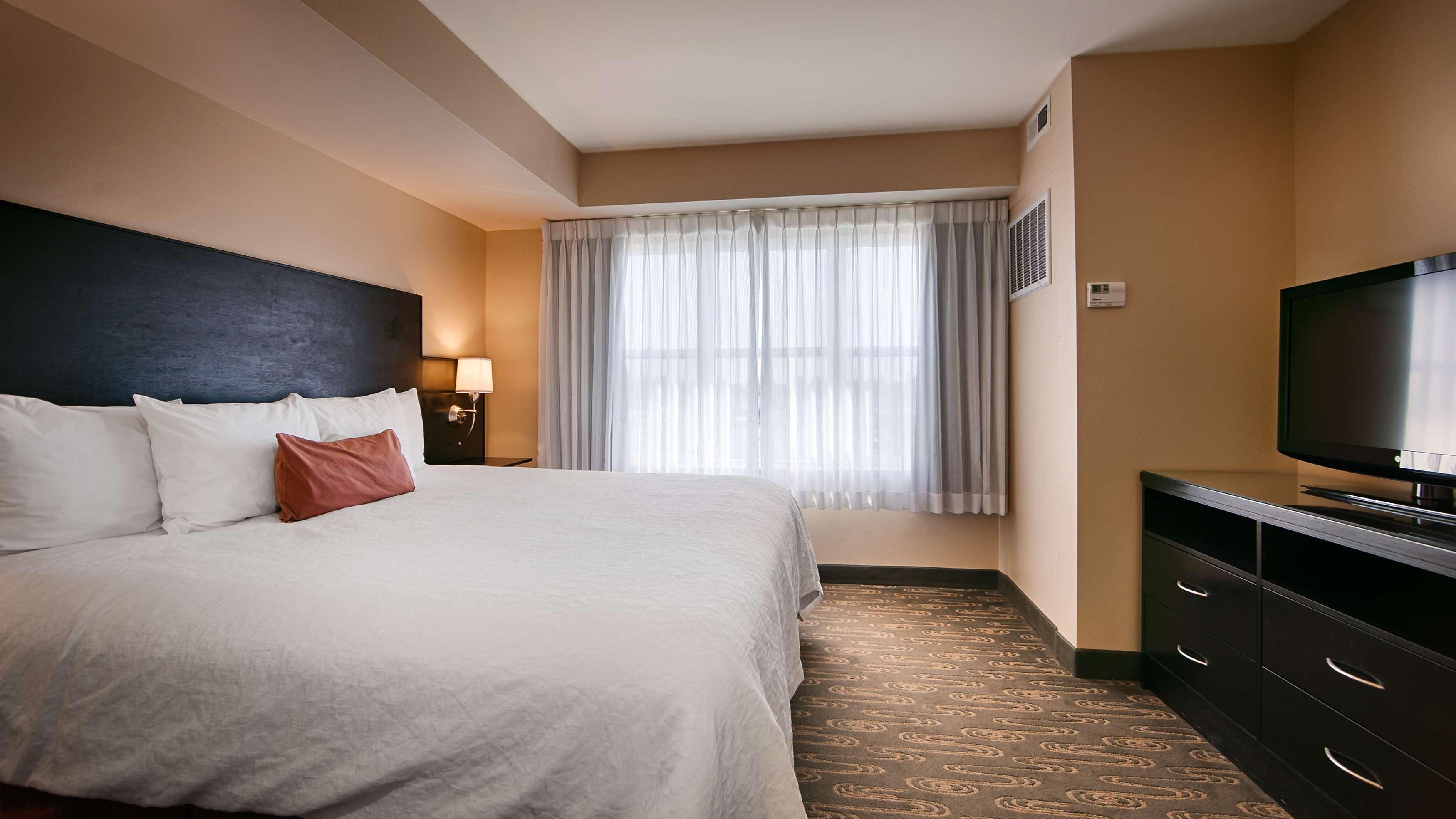 Hotel Executive Residency By Western Navigator & Everett