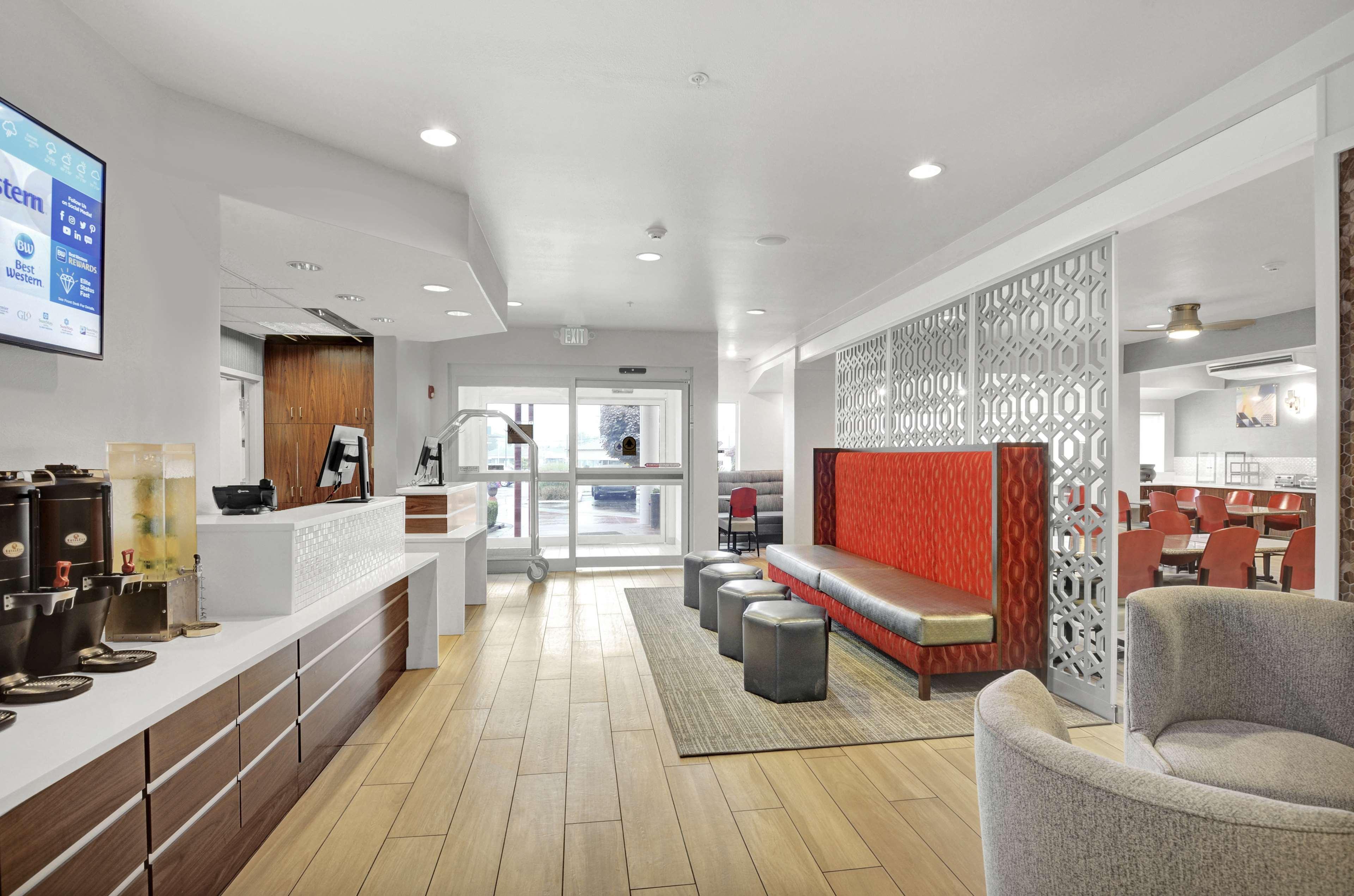 Executive Residency By Western Navigator & 3* Everett