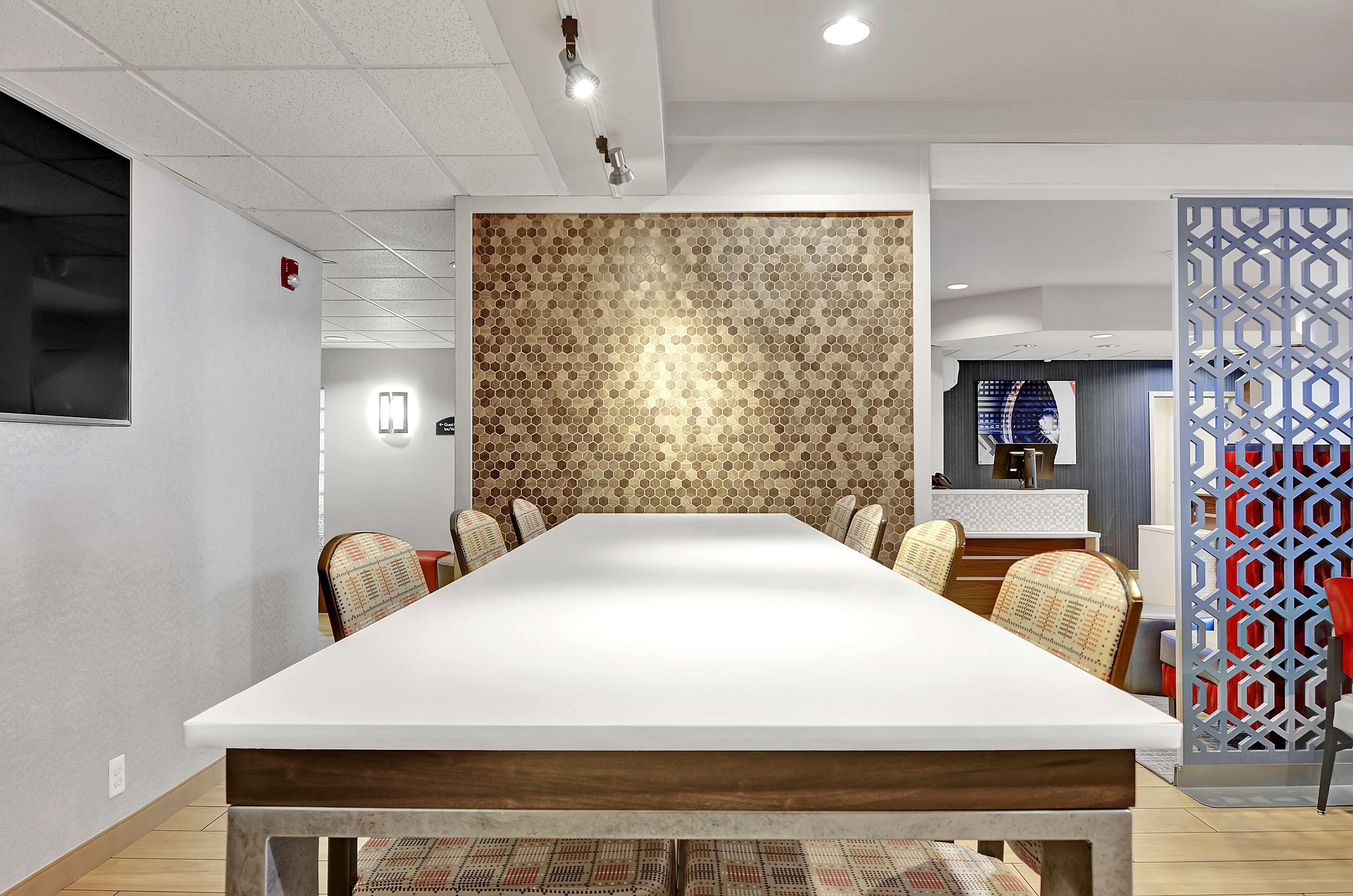 Executive Residency By Western Navigator &