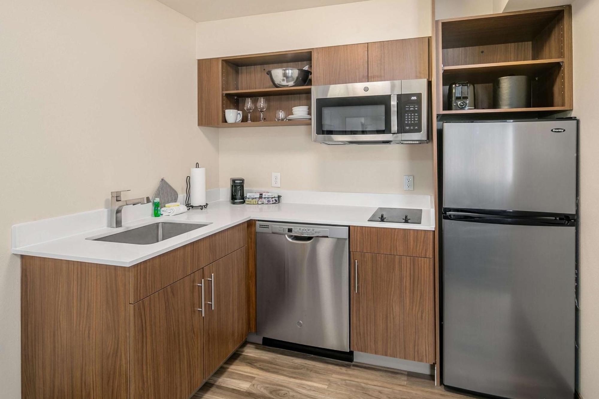 Executive Residency By Western Navigator & Hotel Everett