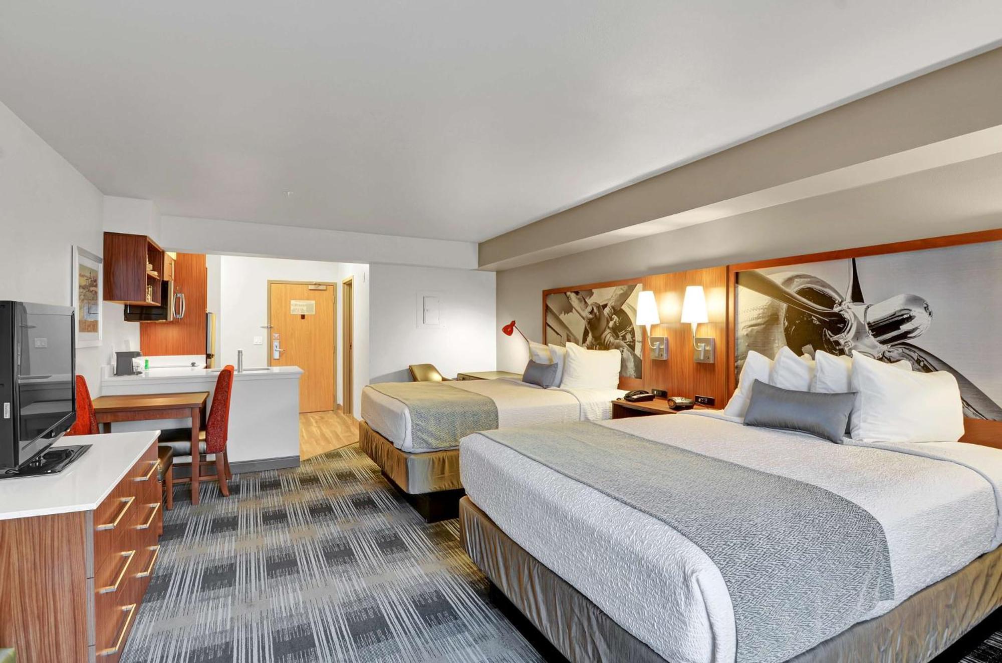 Hotel Executive Residency By Western Navigator & Everett