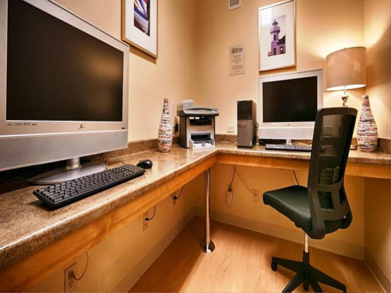 Executive Residency By Western Navigator & Everett