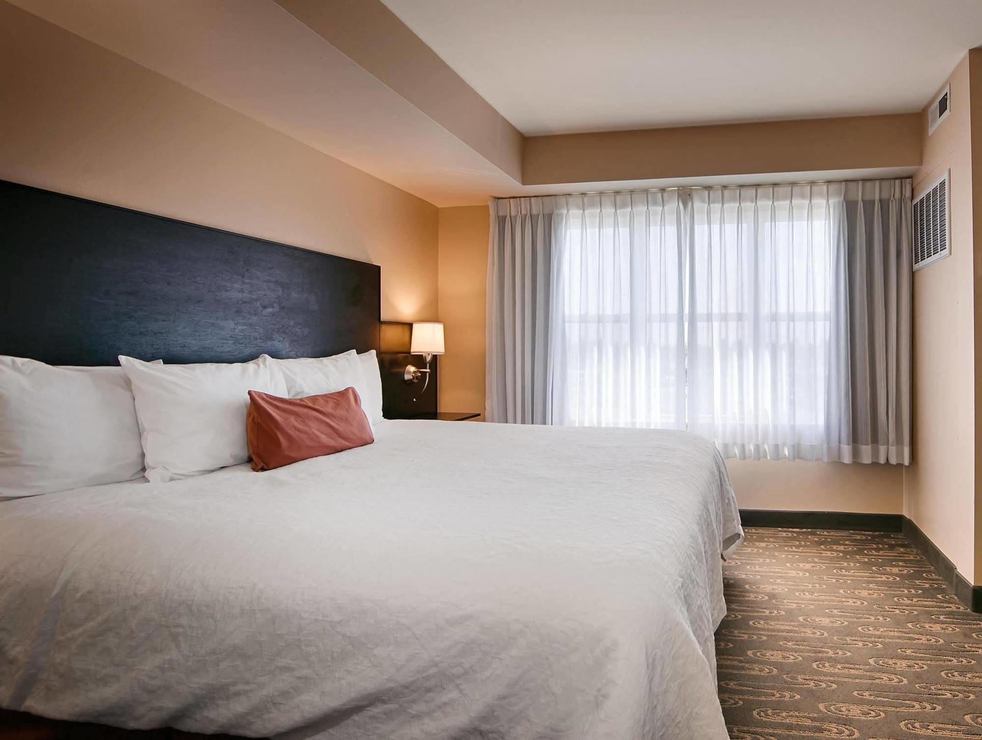 Executive Residency By Western Navigator & Hotel Everett